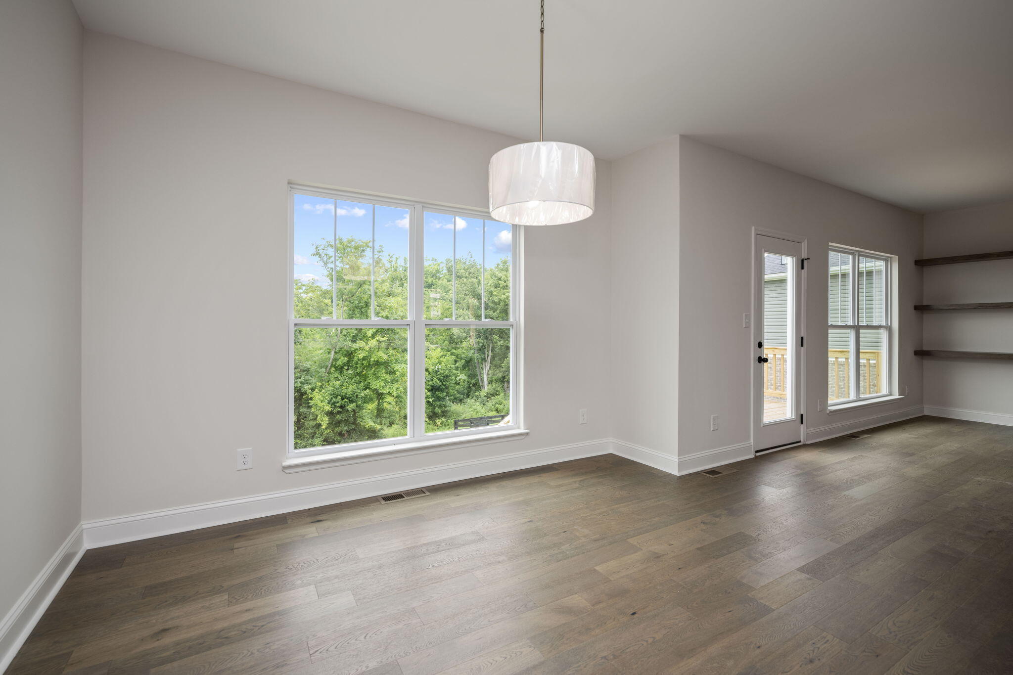 Richmond, Kentucky 40475, United States, 4 Bedrooms Bedrooms, ,4 BathroomsBathrooms,Residential,Active,127132