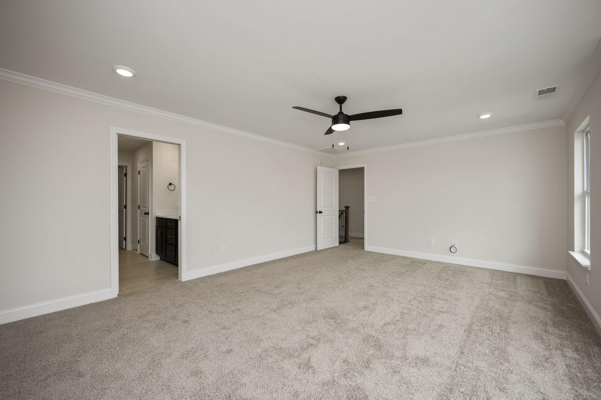 Richmond, Kentucky 40475, United States, 4 Bedrooms Bedrooms, ,4 BathroomsBathrooms,Residential,Active,127132