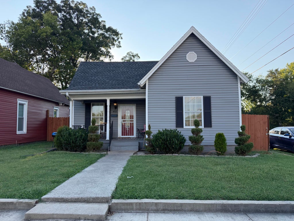 Photo of 403 S Cleveland Avenue, Hopkinsville, KY 42240 (MLS # 26025642)