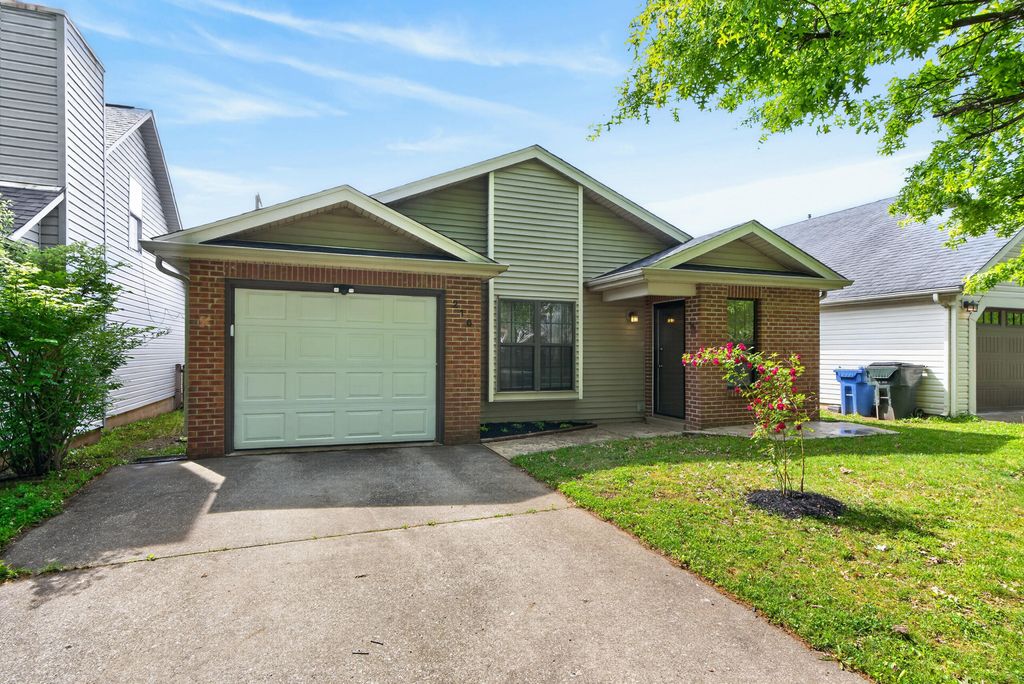 Photo of 216 Pleasant Pointe Drive, Lexington, KY 40517 (MLS # 26012833)
