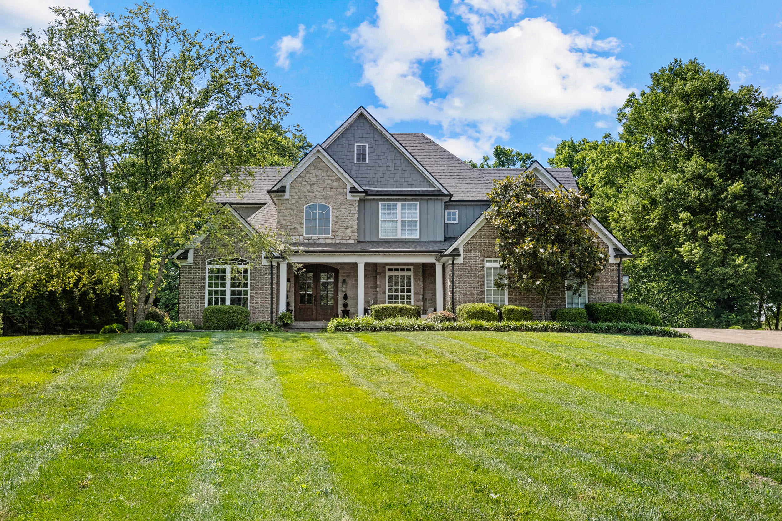 104 Deerfield Circle
