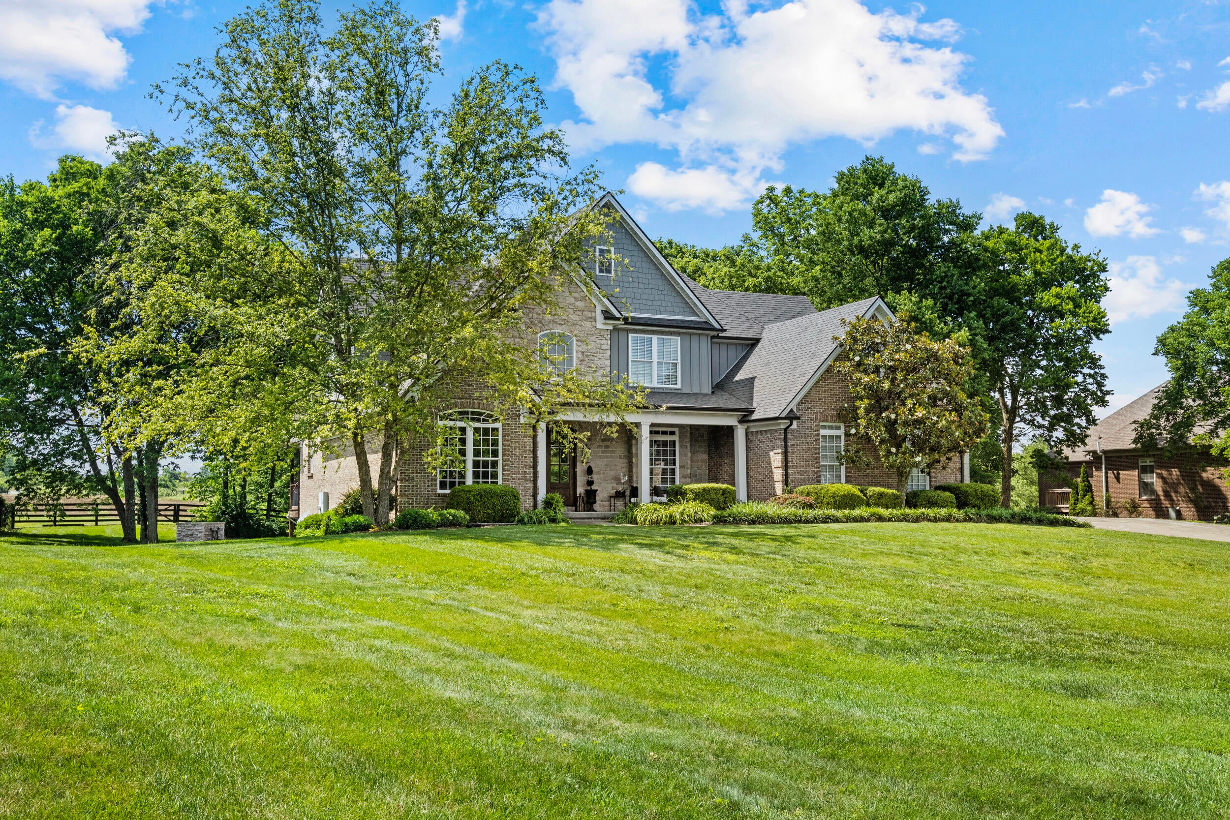 104 Deerfield Circle