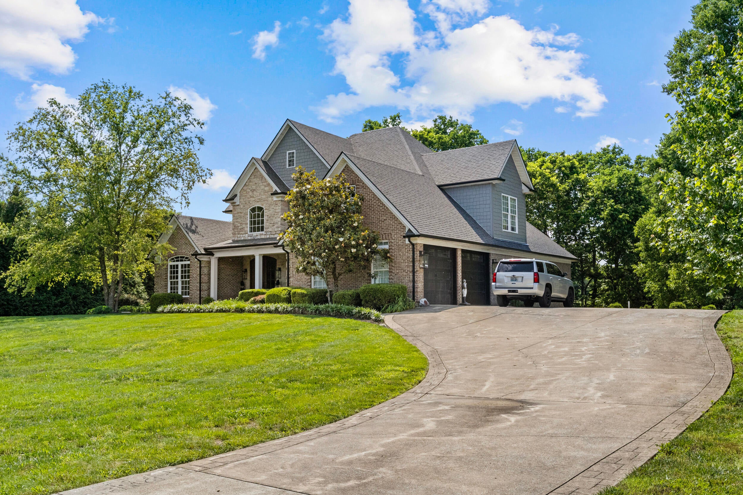 104 Deerfield Circle