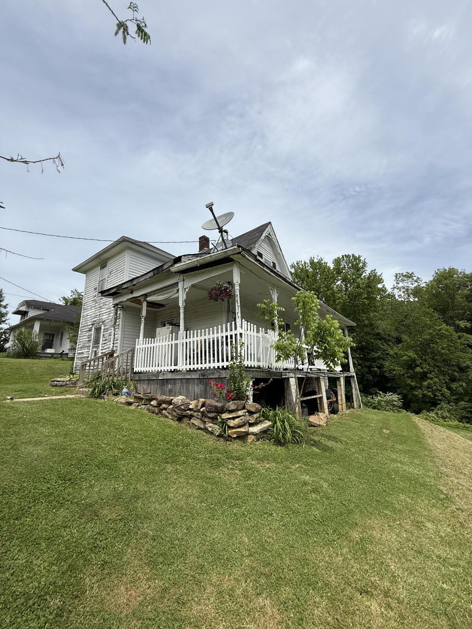 Beattyville, Kentucky 41311, United States, 3 Bedrooms Bedrooms, ,1 BathroomBathrooms,Residential,Active,146001