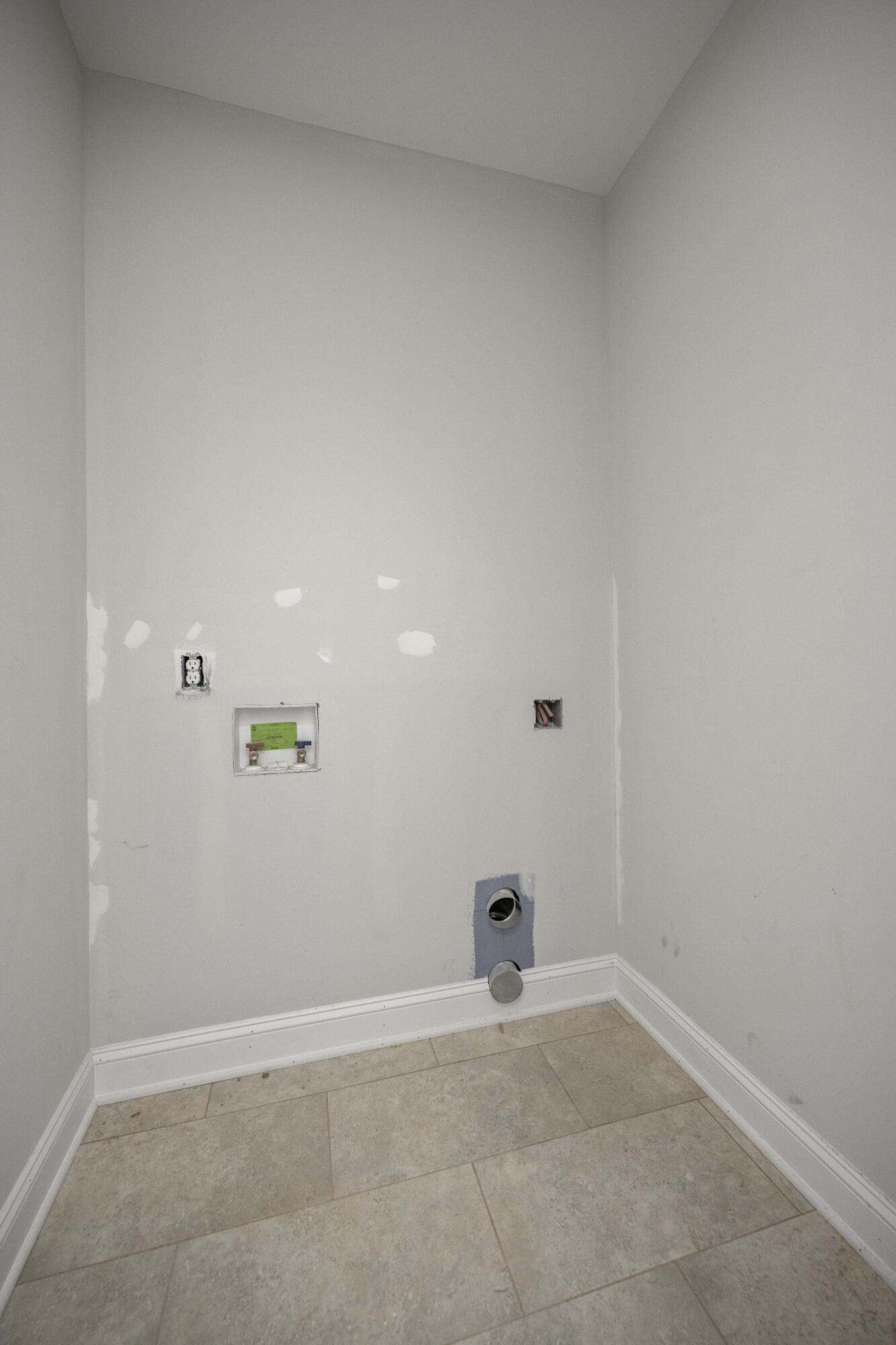 Richmond, Kentucky 40475, United States, 3 Bedrooms Bedrooms, ,2 BathroomsBathrooms,Residential,Active,51003