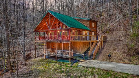 Property photo of 50 Platinum Drive, Slade, KY 40376