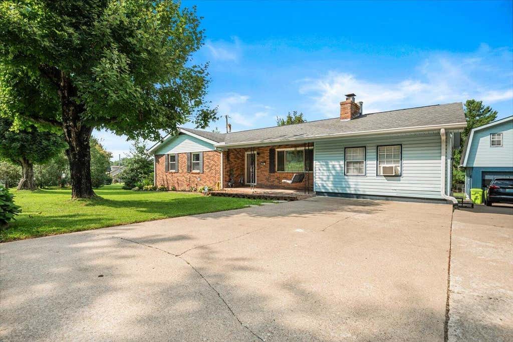 Photo of 1406 Oak Ridge Road, Corbin, KY 40701 (MLS # 26020564)