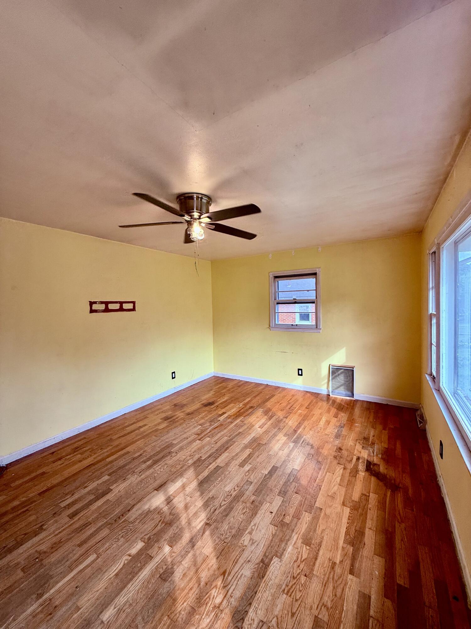 740 Blackburn Avenue - Photo 2