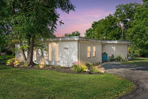 Photo of 1288 Maywood Park, Lexington, KY 40517 (MLS # 25016431)