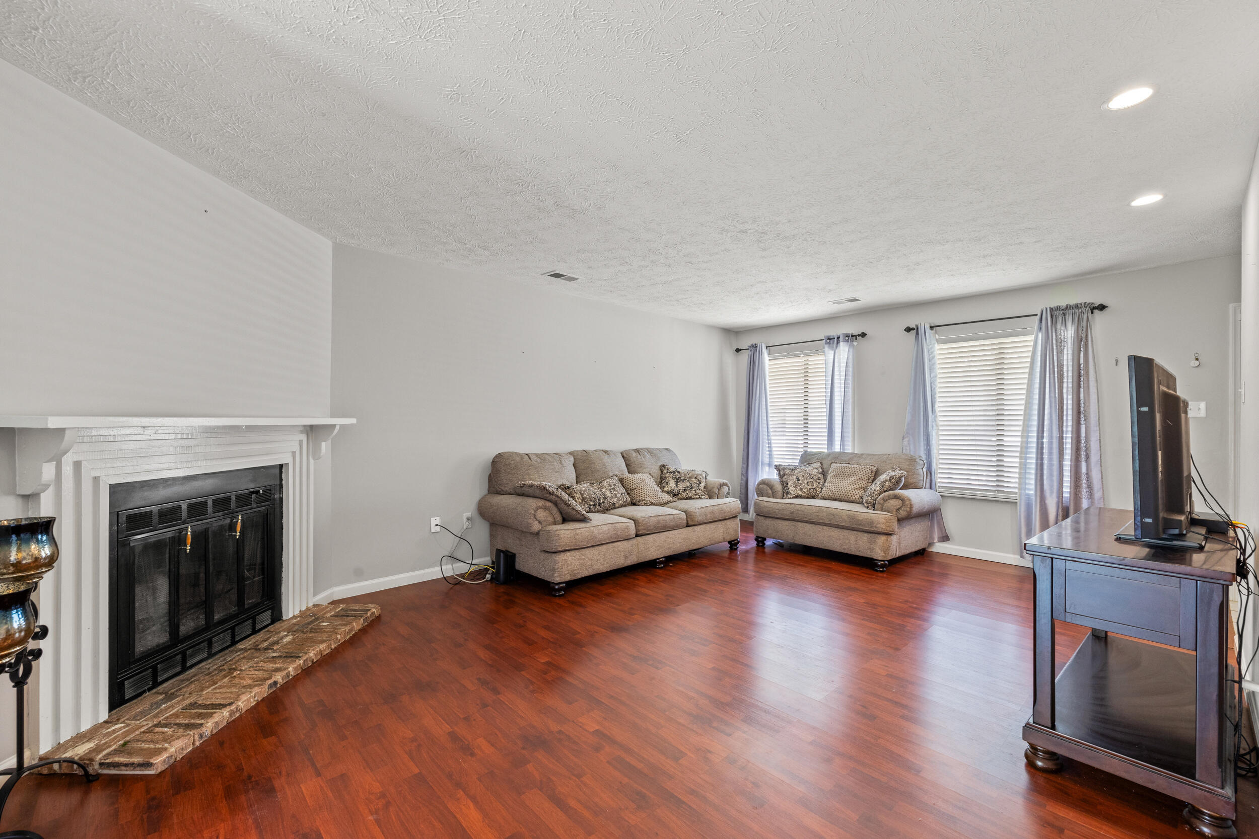 Lexington, Kentucky 40515, United States, 3 Bedrooms Bedrooms, ,2 BathroomsBathrooms,Residential,Active,158899