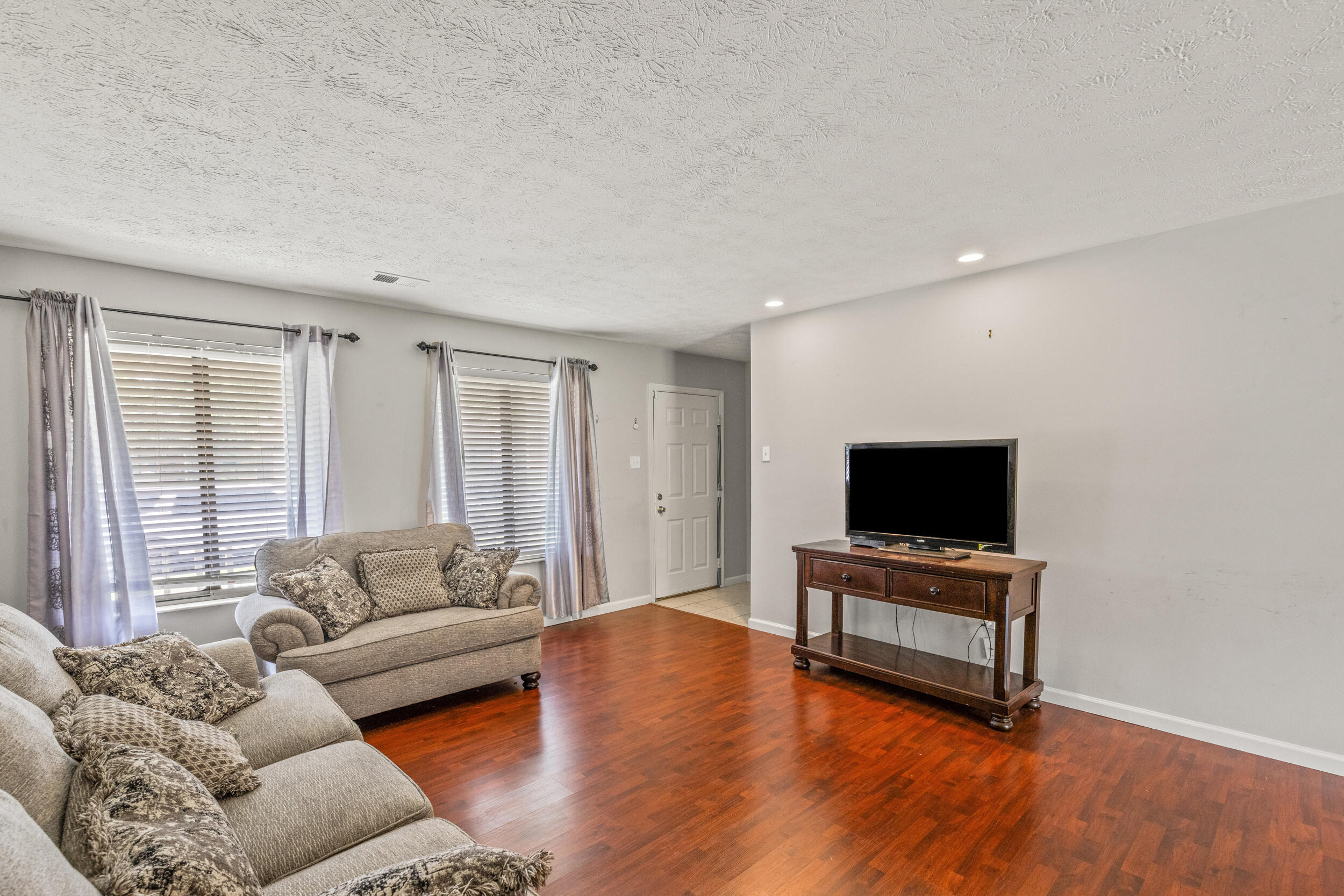 Lexington, Kentucky 40515, United States, 3 Bedrooms Bedrooms, ,2 BathroomsBathrooms,Residential,Active,158899