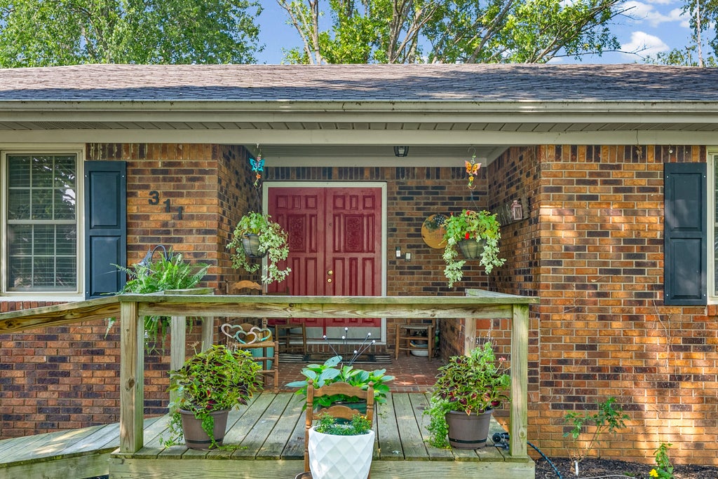 Photo of 311 Tremont Drive, Hopkinsville, KY 42240 (MLS # 26020391)