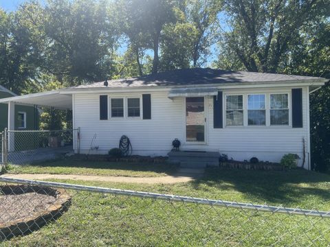 Photo of 71 Lanter Drive, Shelbyville, KY 40065 (MLS # 25503531)