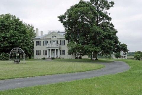 Photo of 3504 Old Frankfort Pike, Versailles, KY 40383 (MLS # 25507856)