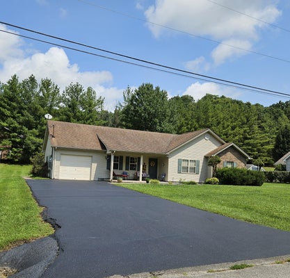 305 SEGAL WESLEY AVE, LIBERTY, KY 42539 - Image 2c19e8e6acb4e739eace955be9e72b19/3090625606