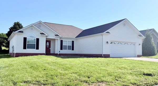 210 WESTMINSTER PL, HOPKINSVILLE, KY 42240 - Image 2c4e99aa543ec55a588df839b0ee668c/2074433527