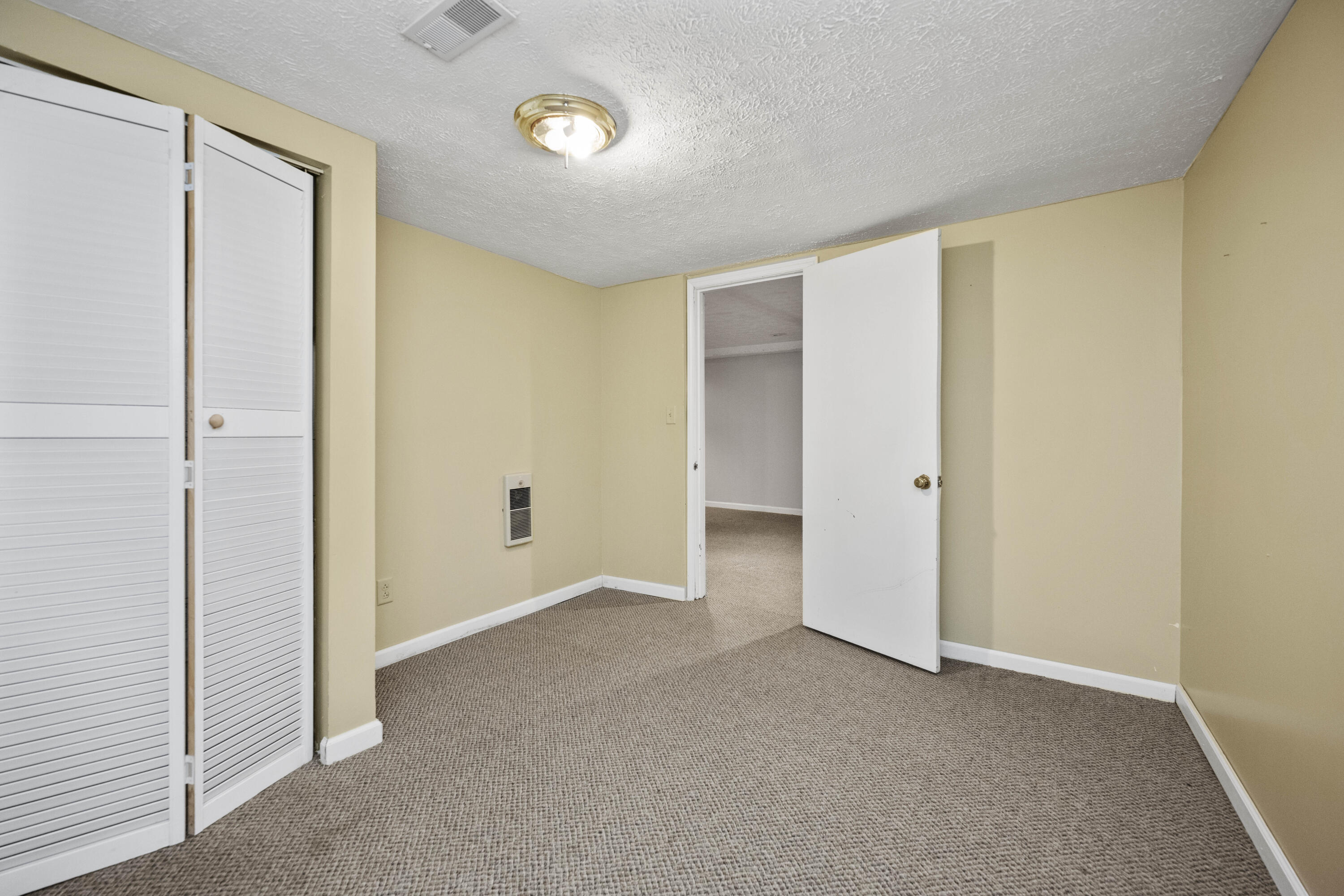 Richmond, Kentucky 40475, United States, 3 Bedrooms Bedrooms, ,2 BathroomsBathrooms,Residential,Active,901