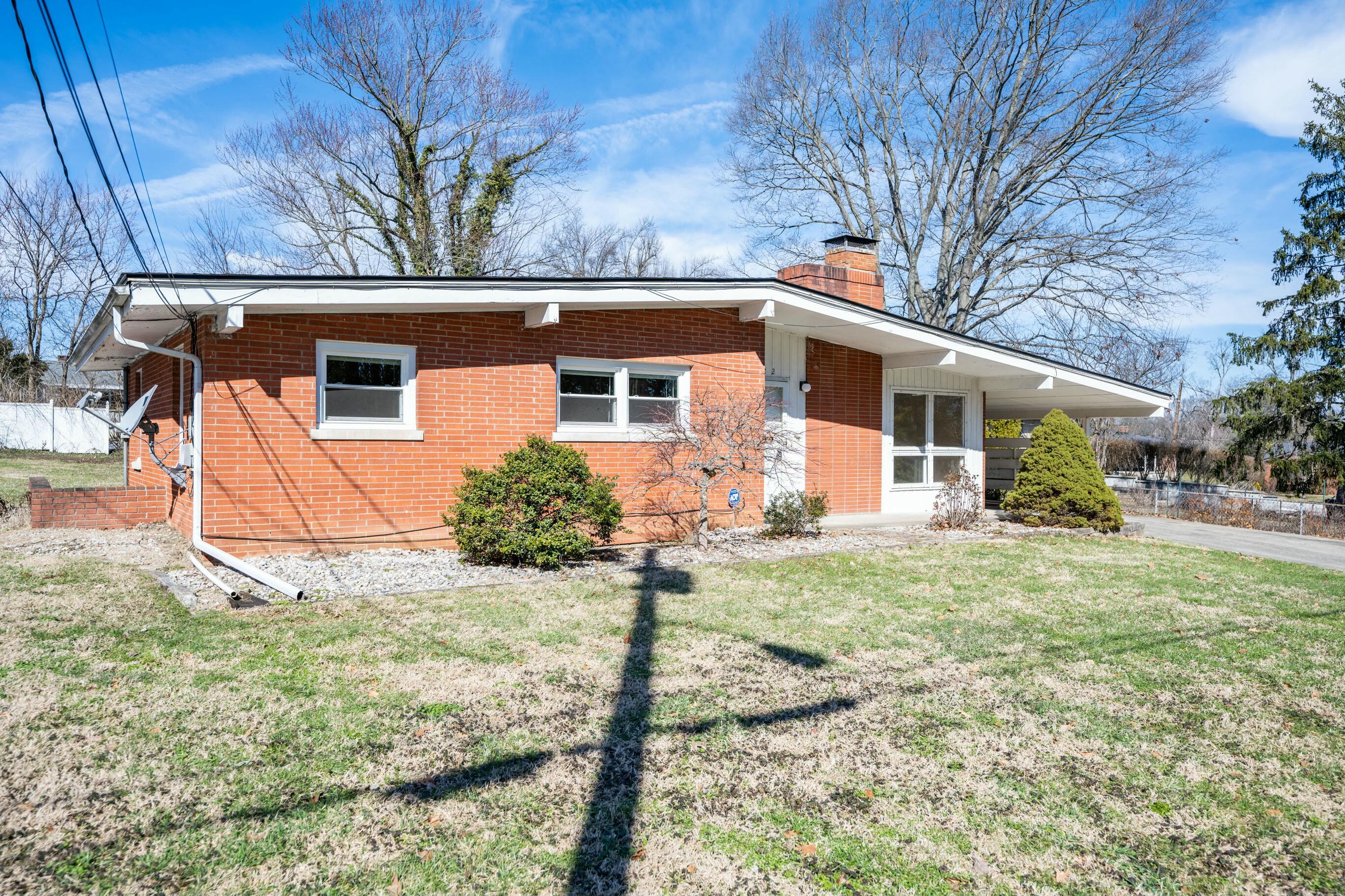 Richmond, Kentucky 40475, United States, 3 Bedrooms Bedrooms, ,2 BathroomsBathrooms,Residential,Active,901