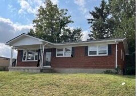 Photo of 804 Farra Court, Lexington, KY 40505 (MLS # 25502009)