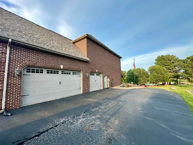 188 Lakeside Drive