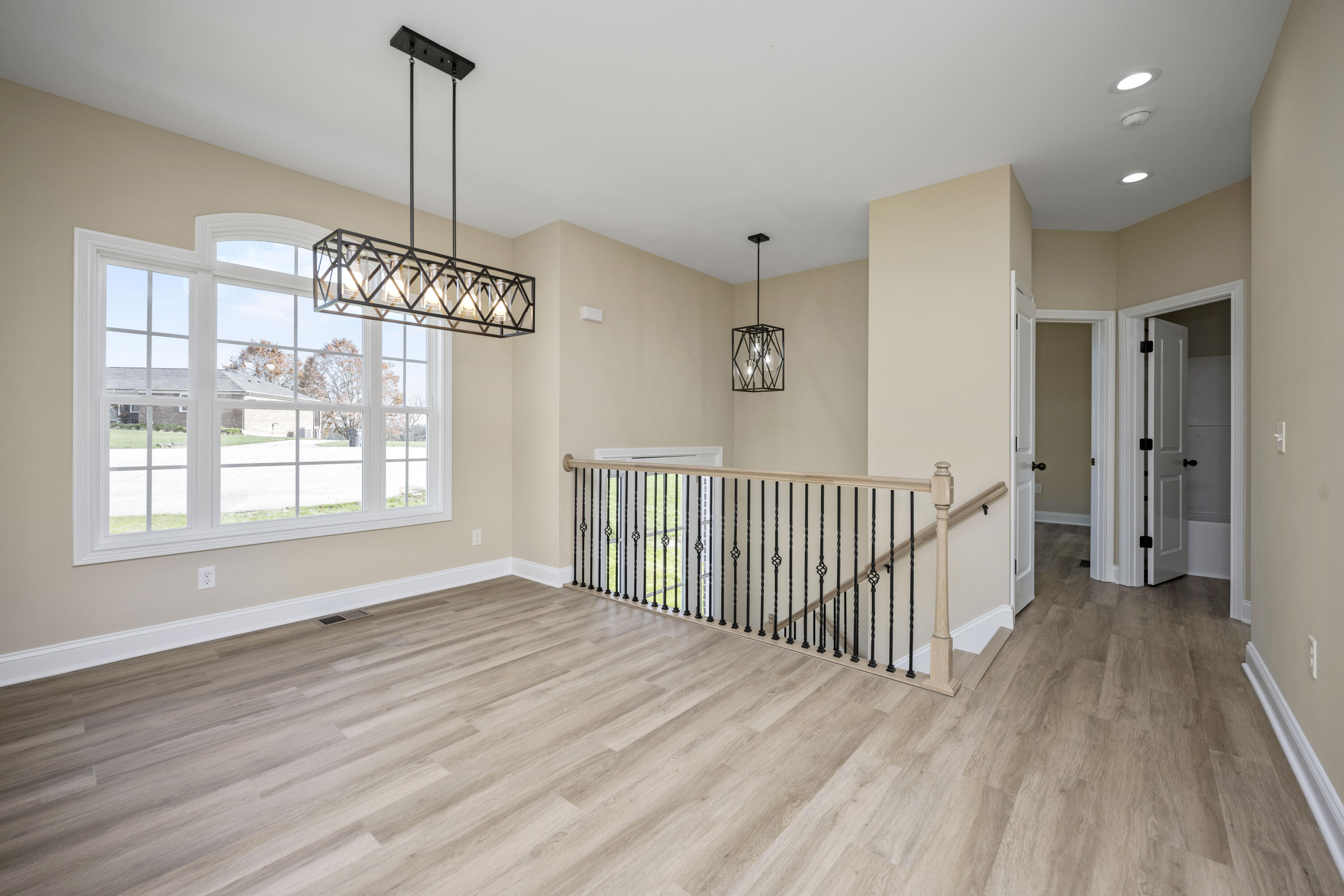 Richmond, Kentucky 40475, United States, 3 Bedrooms Bedrooms, ,3 BathroomsBathrooms,Residential,Contingent,46065