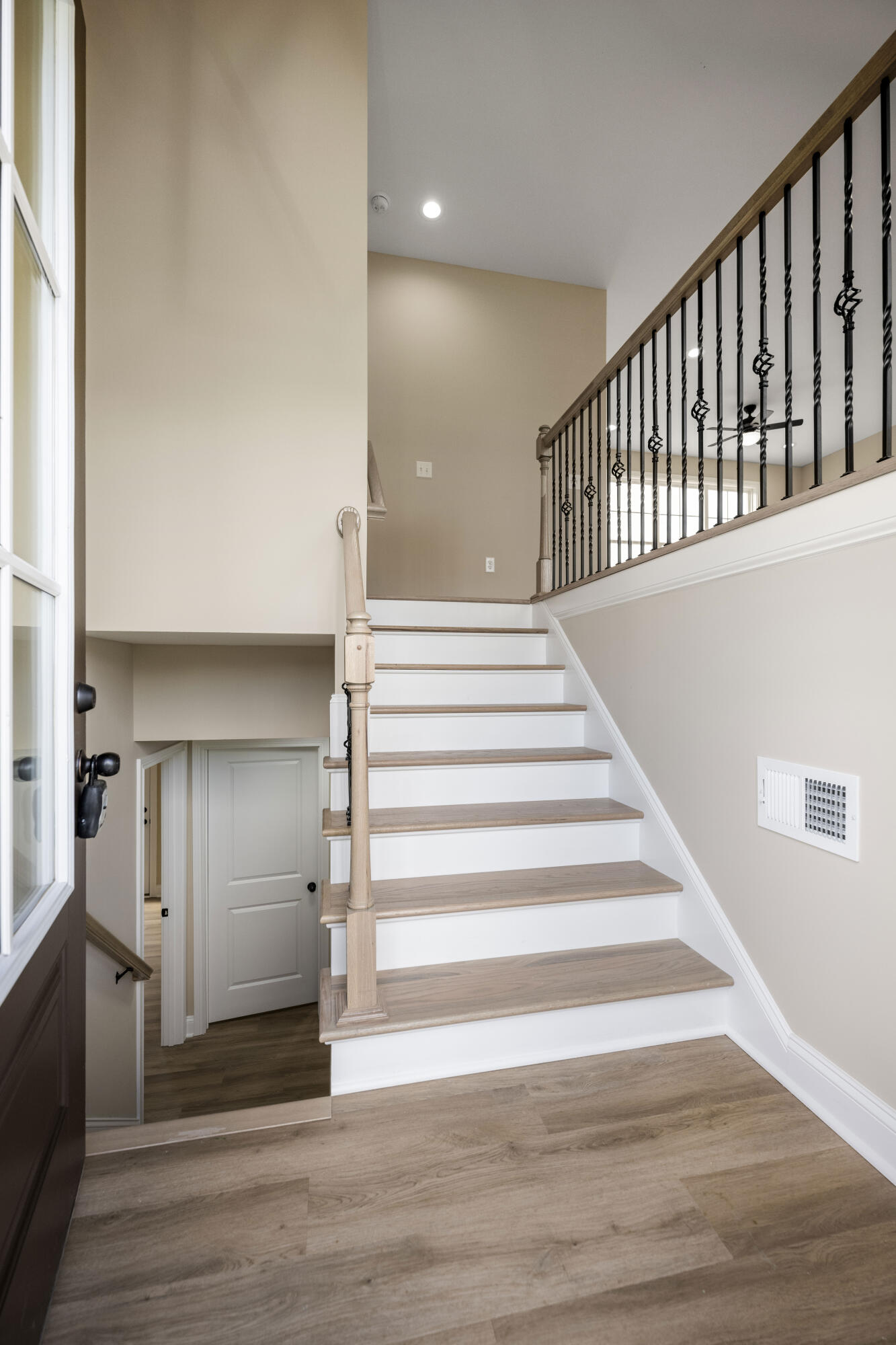 Richmond, Kentucky 40475, United States, 3 Bedrooms Bedrooms, ,3 BathroomsBathrooms,Residential,Contingent,46065