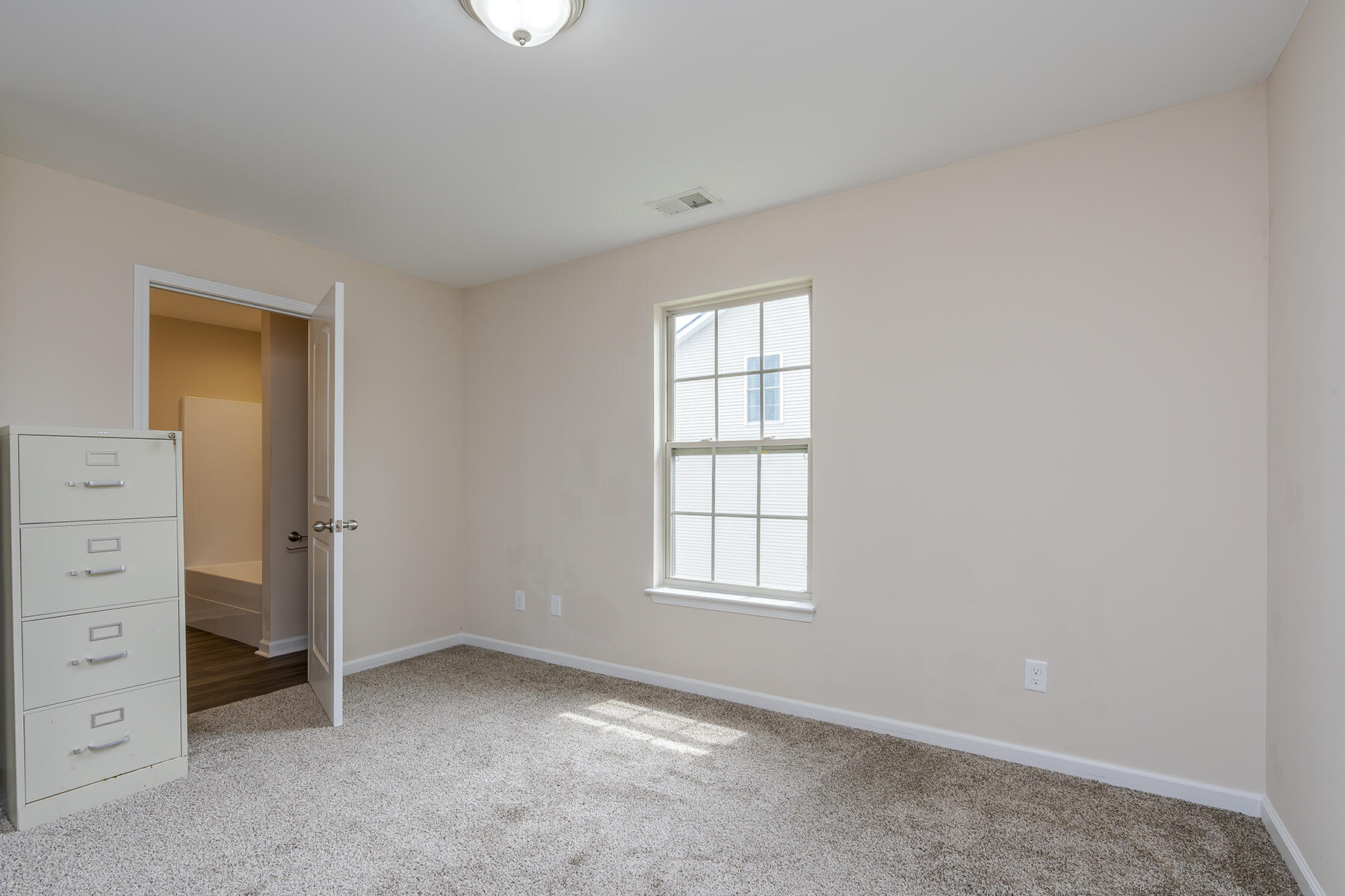 Winchester, Kentucky 40391, United States, 3 Bedrooms Bedrooms, ,3 BathroomsBathrooms,Residential,Active,152239