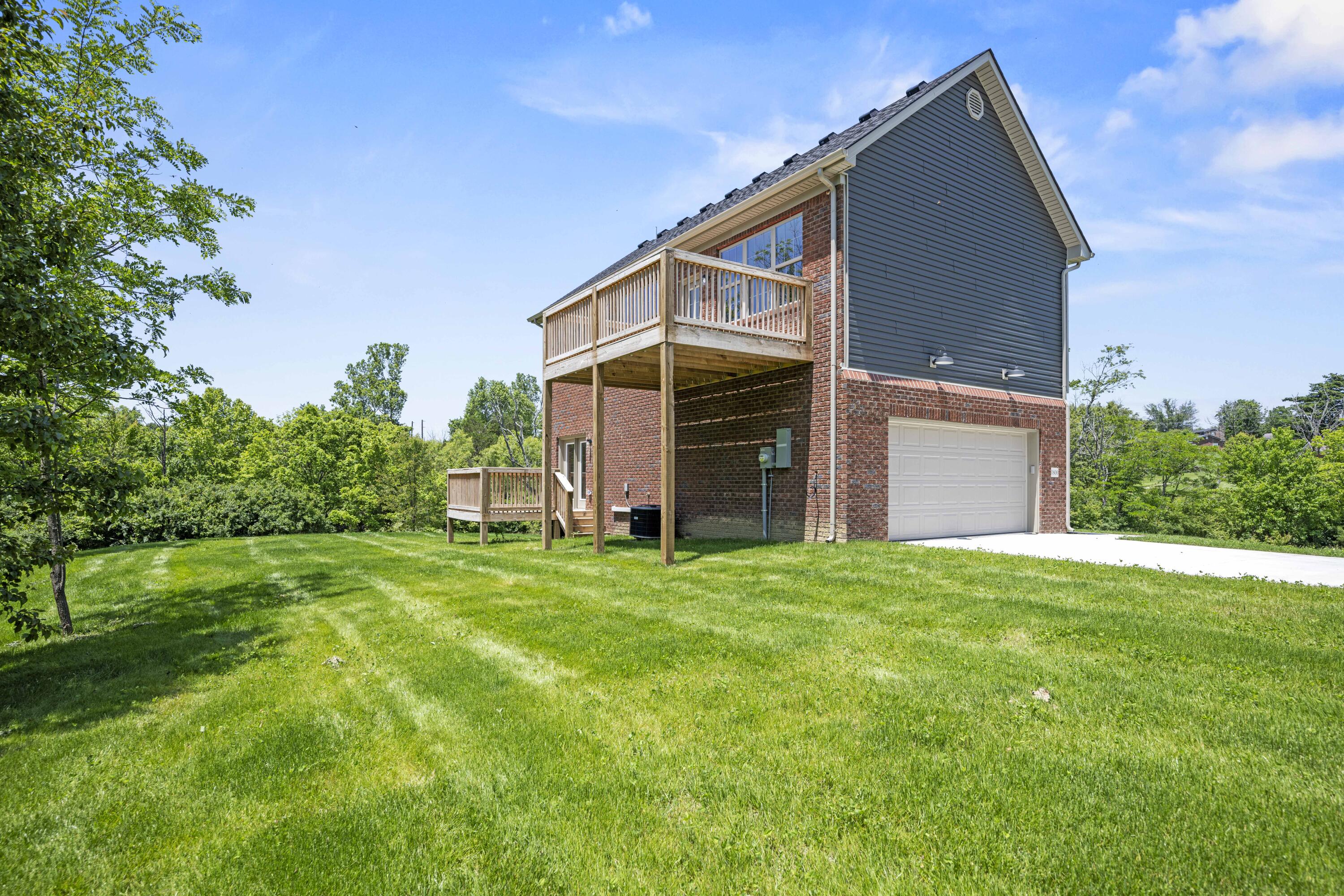 Richmond, Kentucky 40475, United States, 3 Bedrooms Bedrooms, ,3 BathroomsBathrooms,Residential,Active,30799