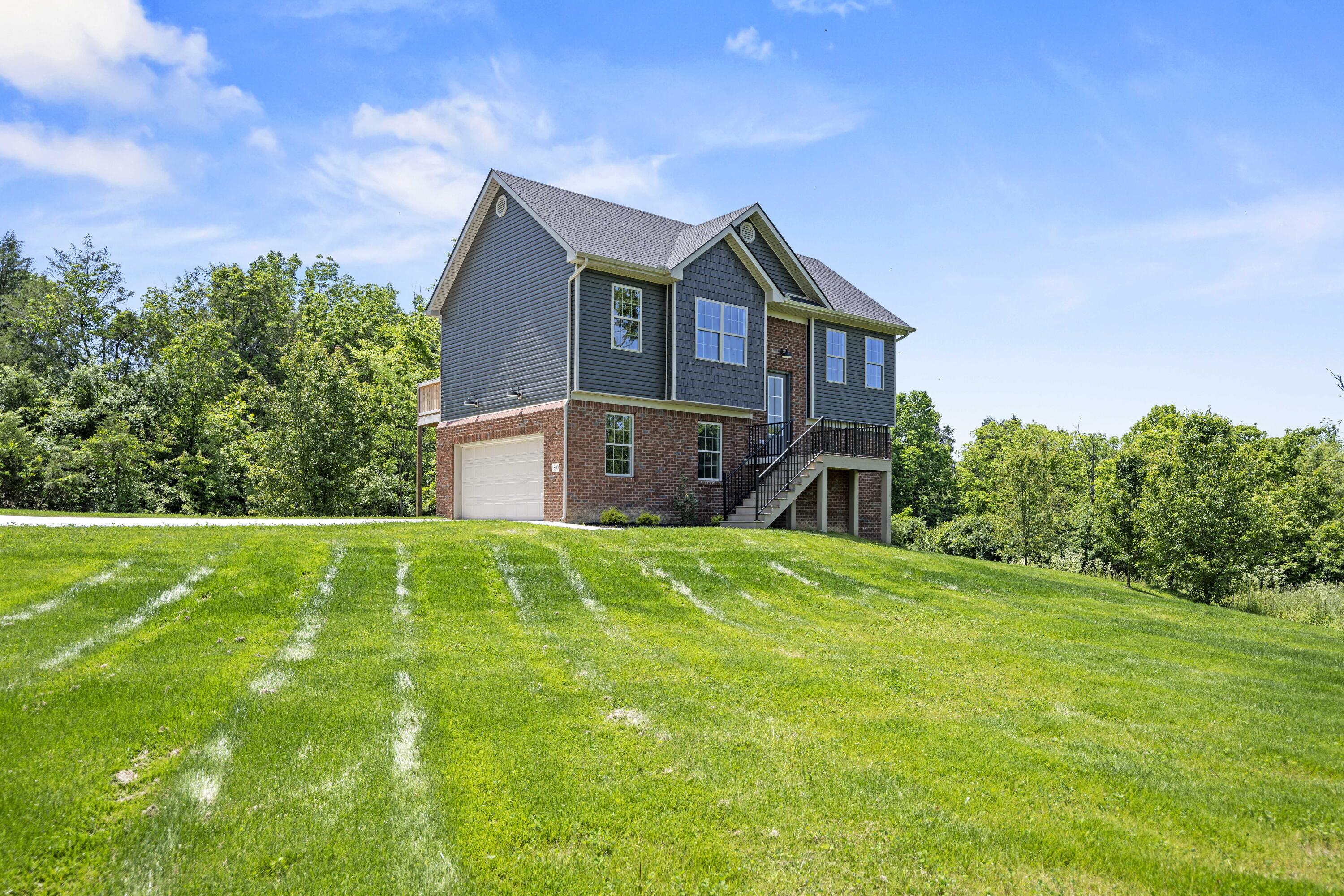 Richmond, Kentucky 40475, United States, 3 Bedrooms Bedrooms, ,3 BathroomsBathrooms,Residential,Active,30799