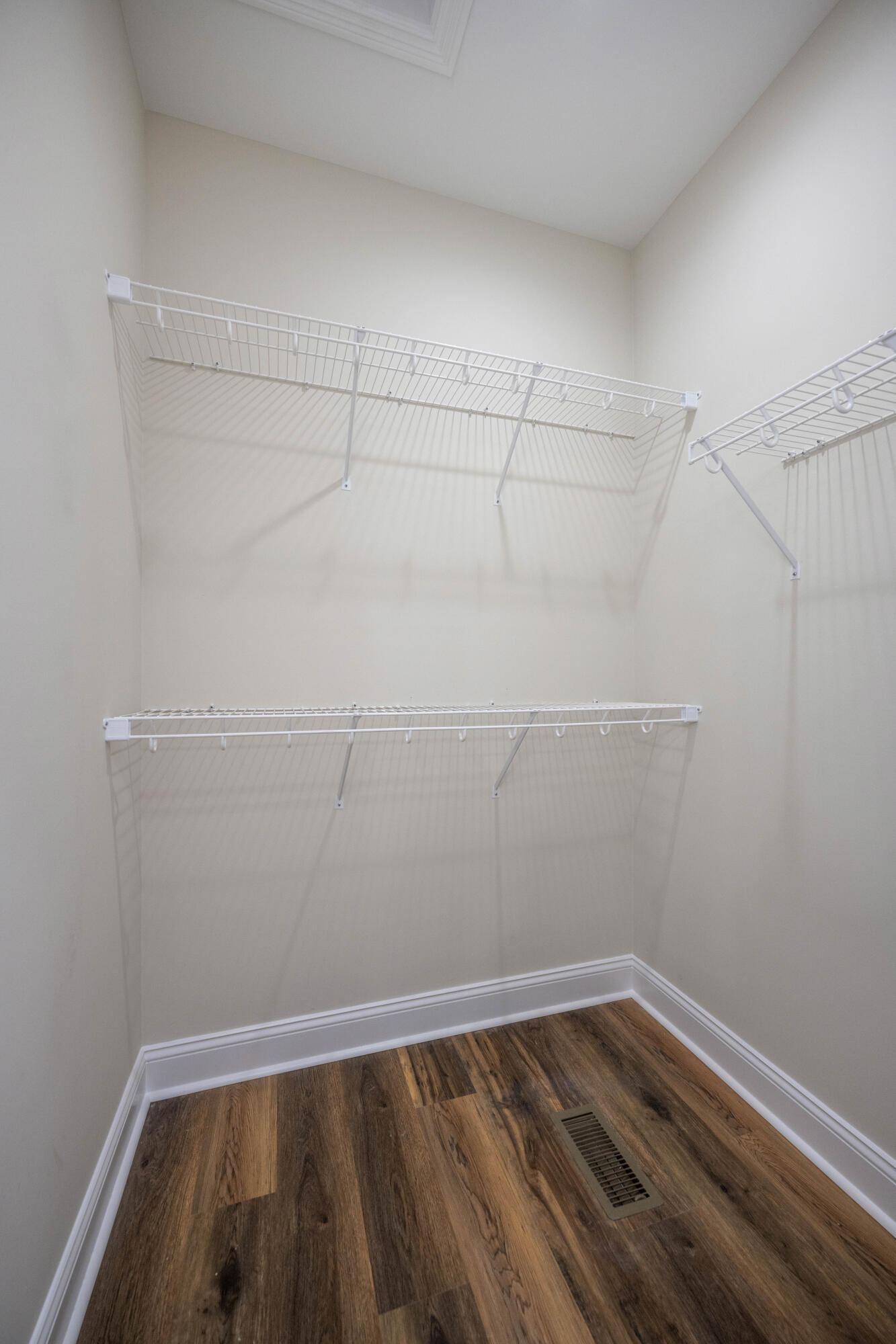 Richmond, Kentucky 40475, United States, 3 Bedrooms Bedrooms, ,3 BathroomsBathrooms,Residential,Active,30799