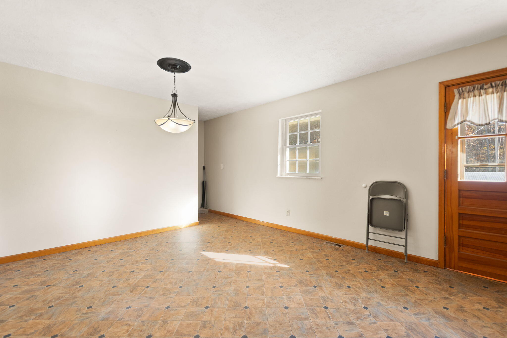 Campton, Kentucky 41301, United States, 3 Bedrooms Bedrooms, ,1 BathroomBathrooms,Residential,Active,239919