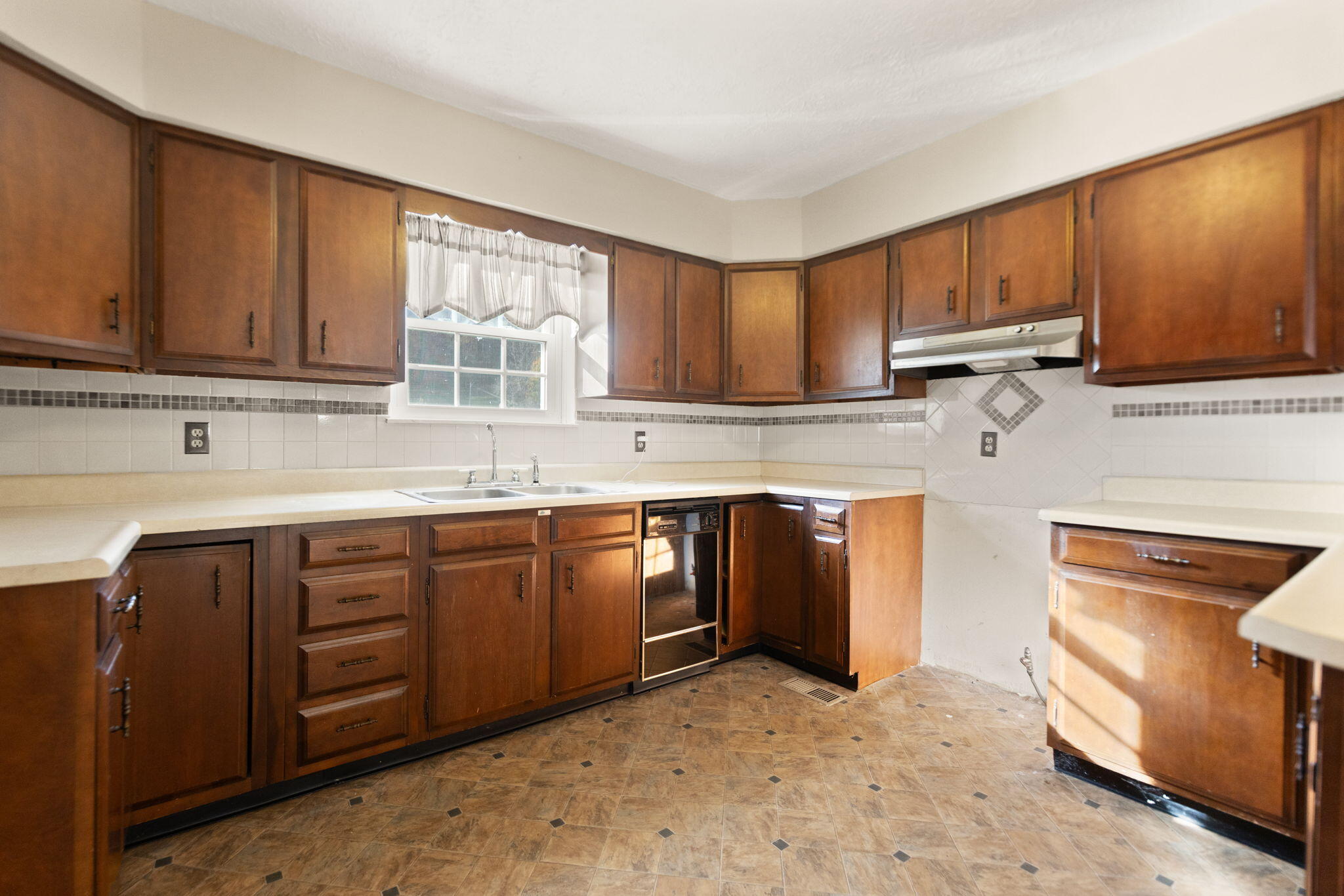 Campton, Kentucky 41301, United States, 3 Bedrooms Bedrooms, ,1 BathroomBathrooms,Residential,Active,239919