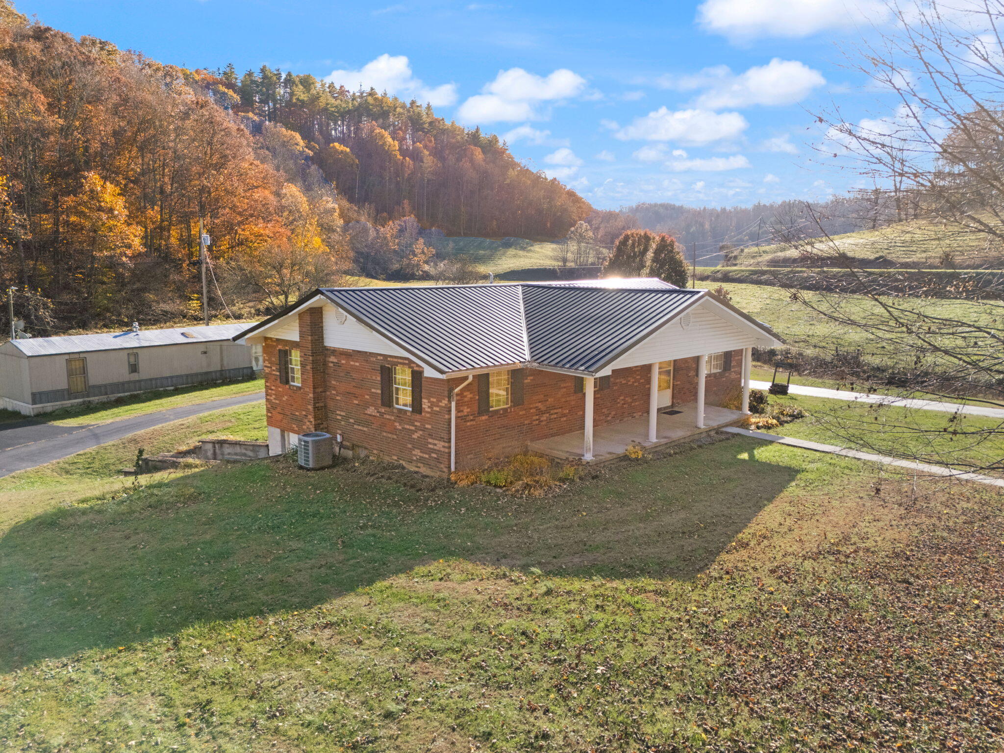 Campton, Kentucky 41301, United States, 3 Bedrooms Bedrooms, ,1 BathroomBathrooms,Residential,Active,239919