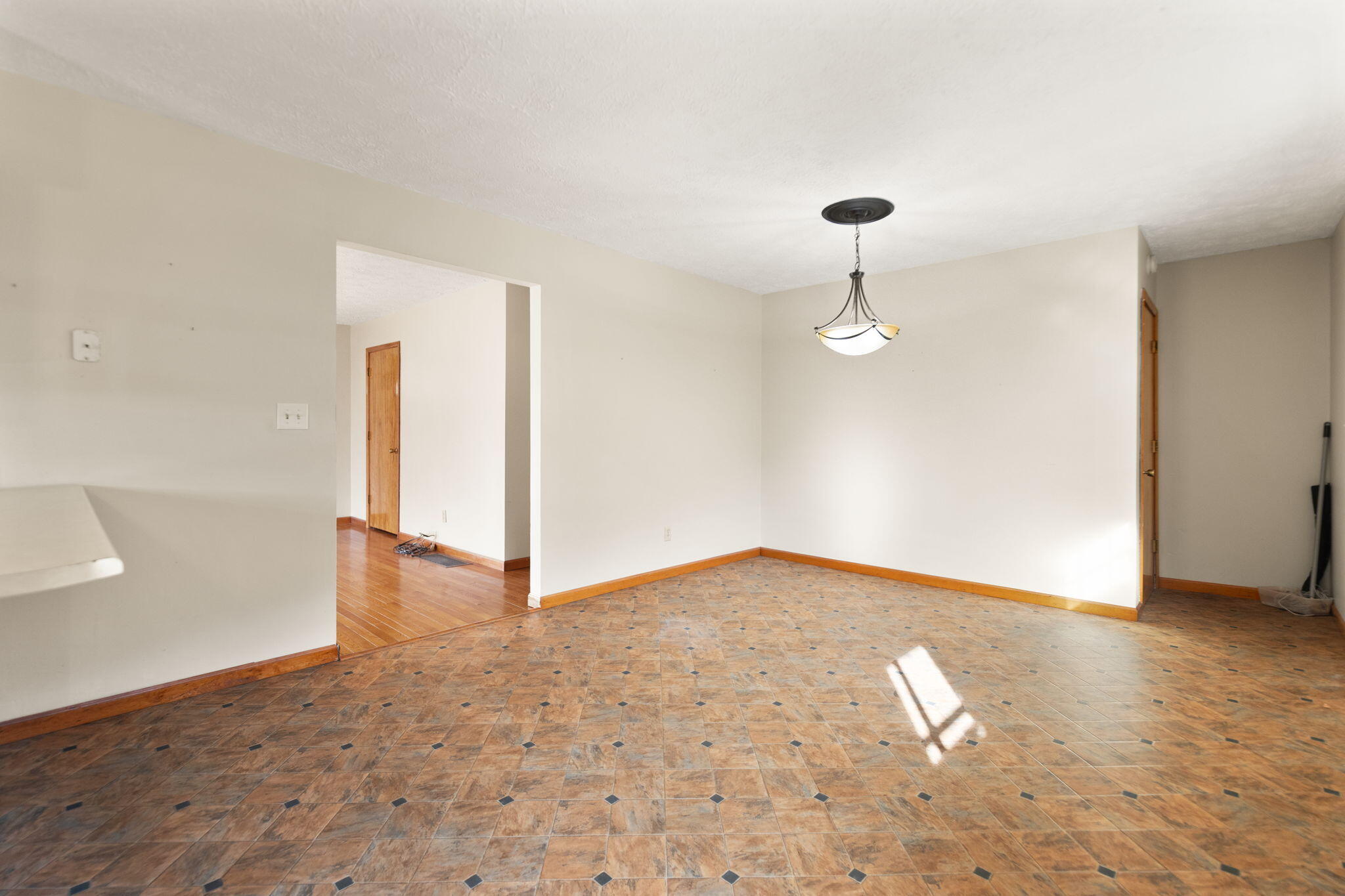 Campton, Kentucky 41301, United States, 3 Bedrooms Bedrooms, ,1 BathroomBathrooms,Residential,Active,239919