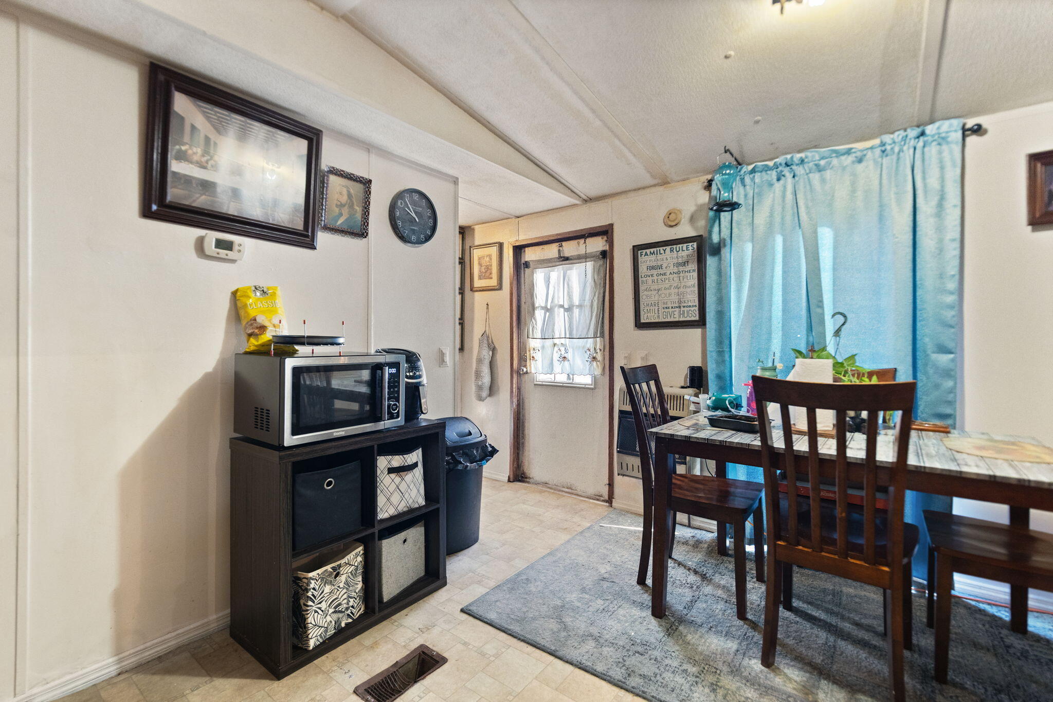 Campton, Kentucky 41301, United States, 3 Bedrooms Bedrooms, ,1 BathroomBathrooms,Residential,Active,239919