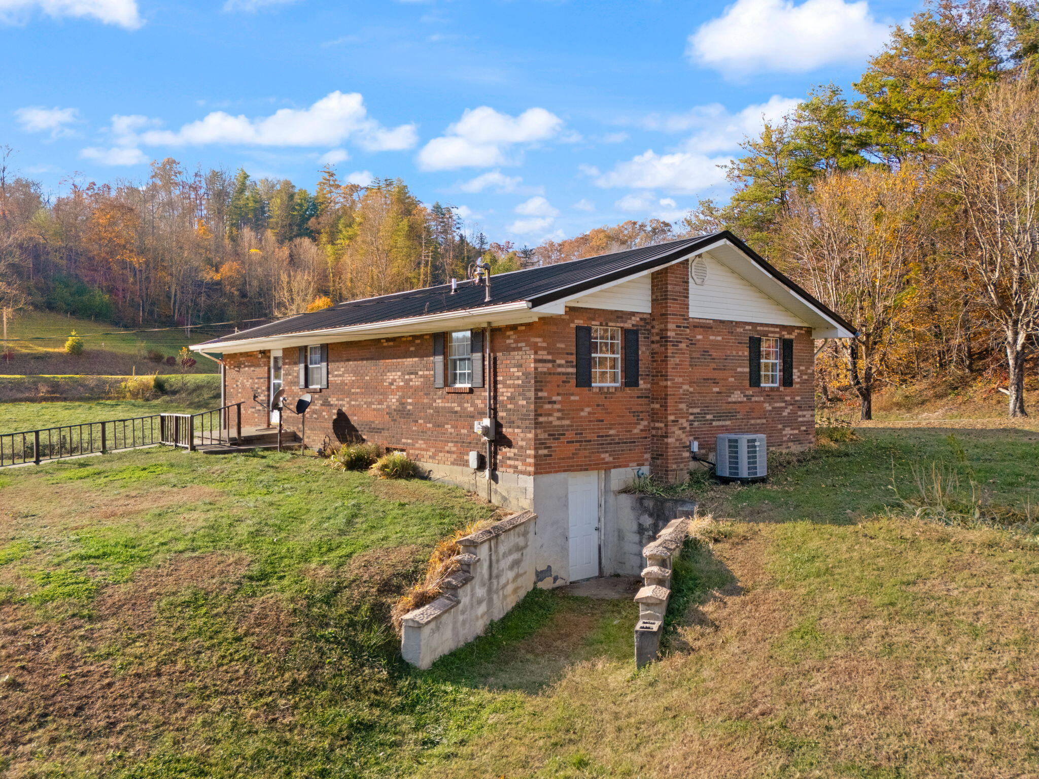 Campton, Kentucky 41301, United States, 3 Bedrooms Bedrooms, ,1 BathroomBathrooms,Residential,Active,239919