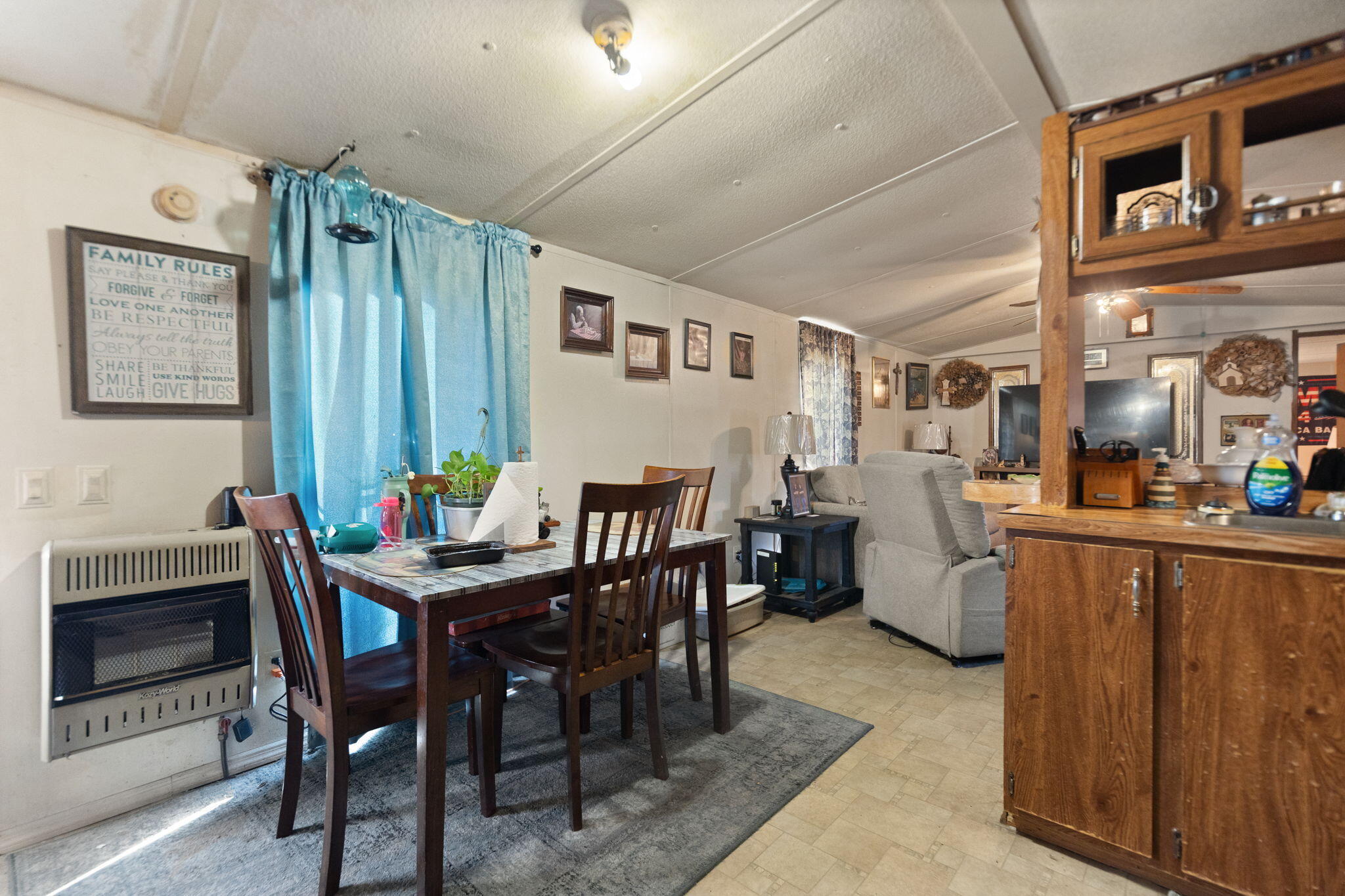 Campton, Kentucky 41301, United States, 3 Bedrooms Bedrooms, ,1 BathroomBathrooms,Residential,Active,239919