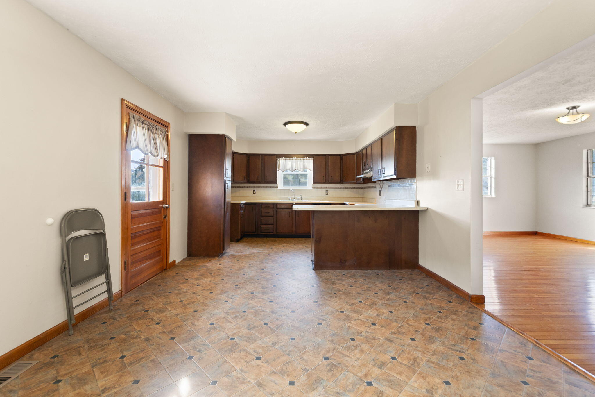 Campton, Kentucky 41301, United States, 3 Bedrooms Bedrooms, ,1 BathroomBathrooms,Residential,Active,239919