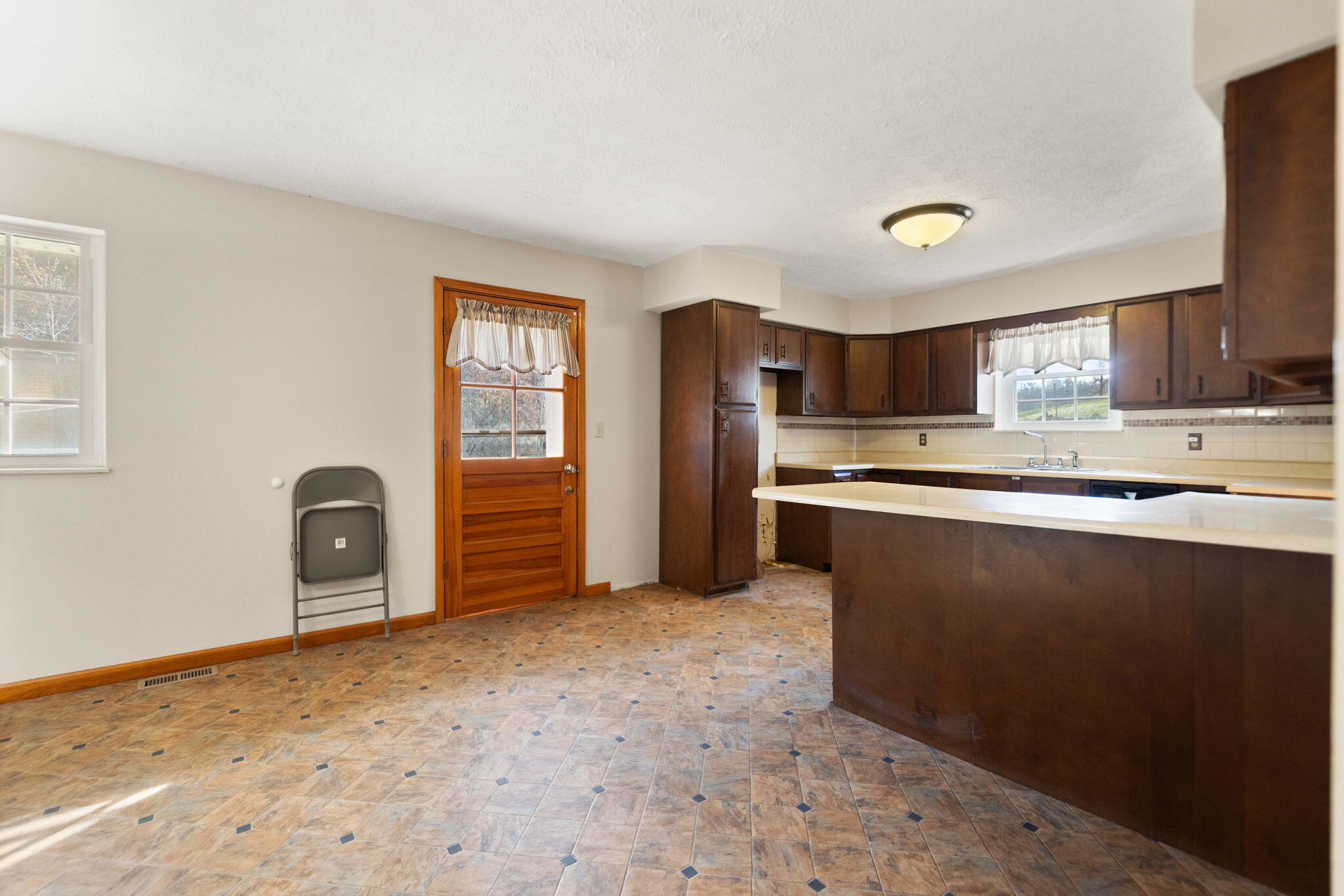 Campton, Kentucky 41301, United States, 3 Bedrooms Bedrooms, ,1 BathroomBathrooms,Residential,Active,239919