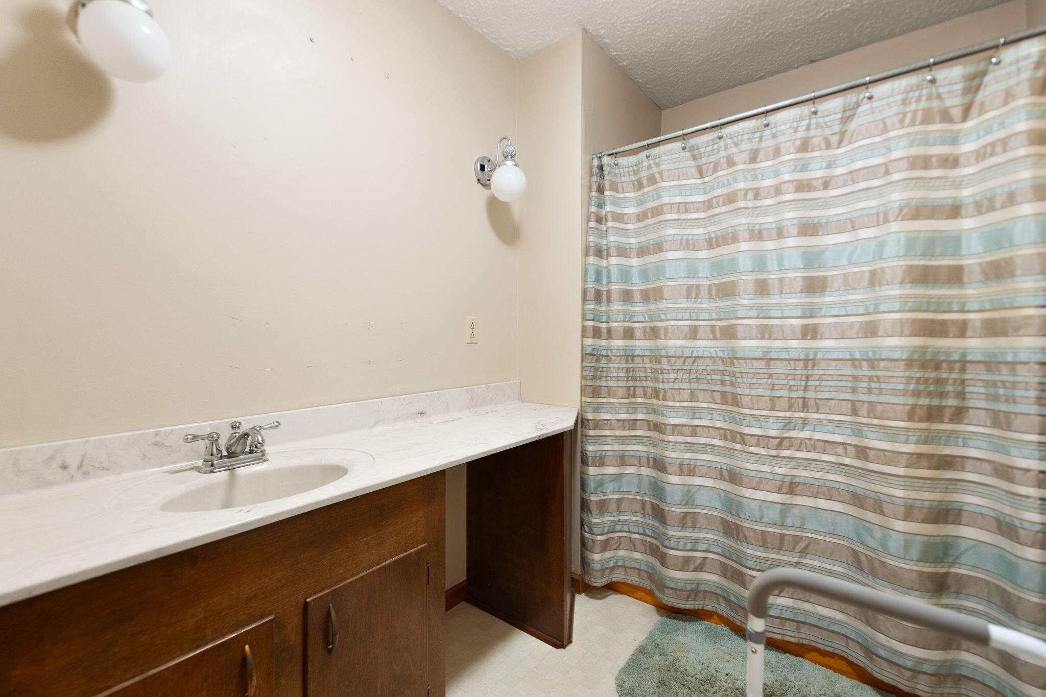 Campton, Kentucky 41301, United States, 3 Bedrooms Bedrooms, ,1 BathroomBathrooms,Residential,Active,239919