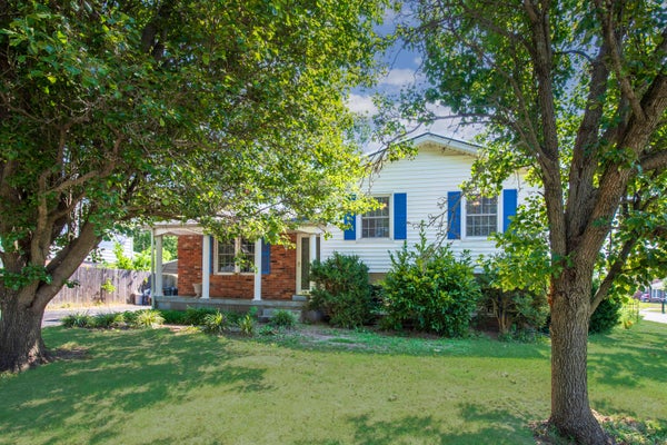 102 MEREWOOD DR, VERSAILLES, KY 40383 - Image 30e936b3bcbdf4020cc6ee86e206d2ea/1300036004
