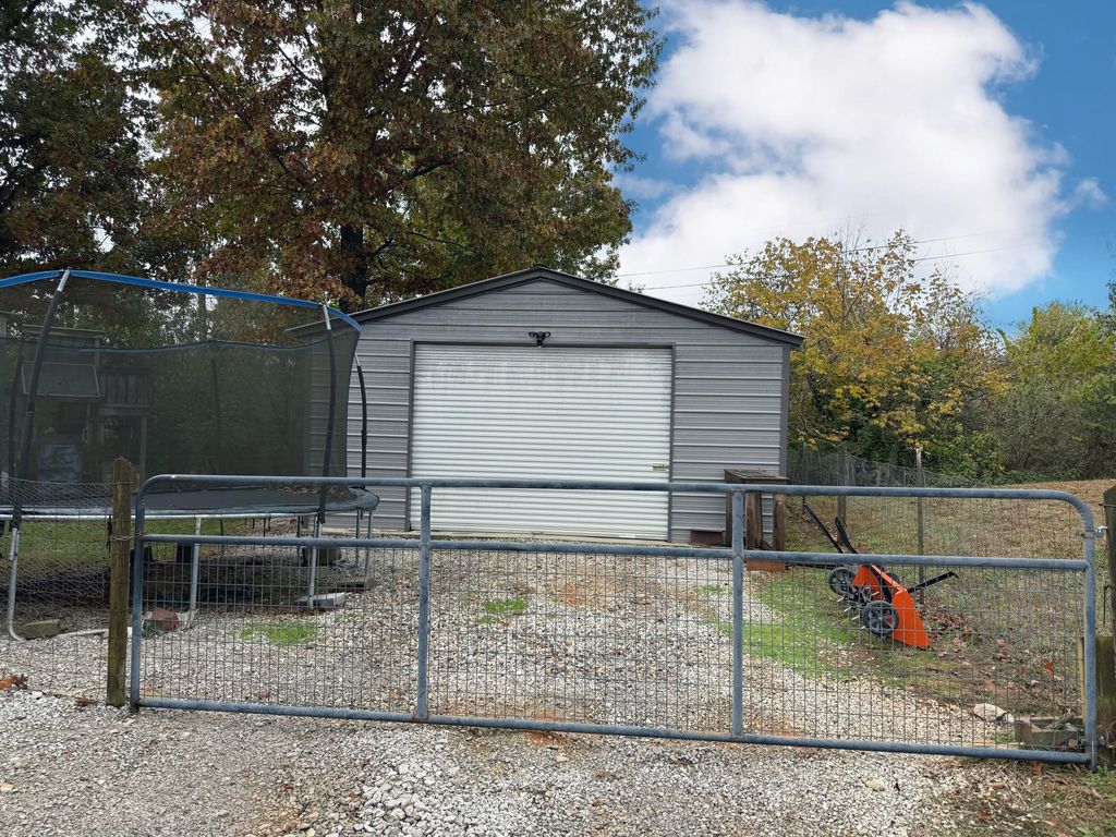 Photo of 85 Falcon view Trail, Somerset, KY 42503 (MLS # 25504847)