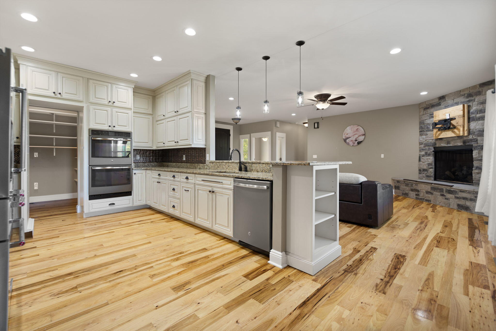 Waco, Kentucky 40385, United States, 3 Bedrooms Bedrooms, ,3 BathroomsBathrooms,Residential,Active,226276