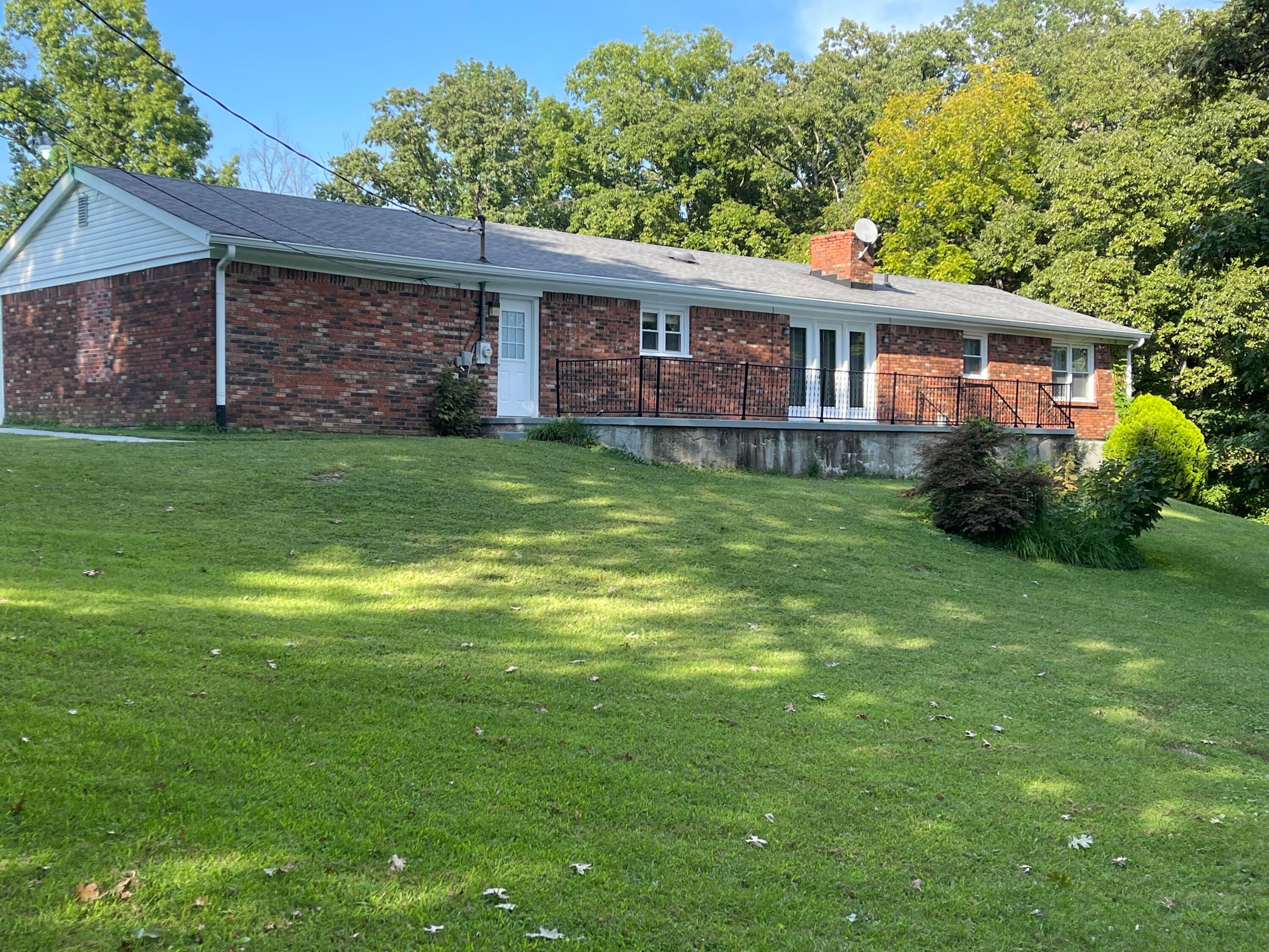 1022 Greenbriar Road - Photo 4