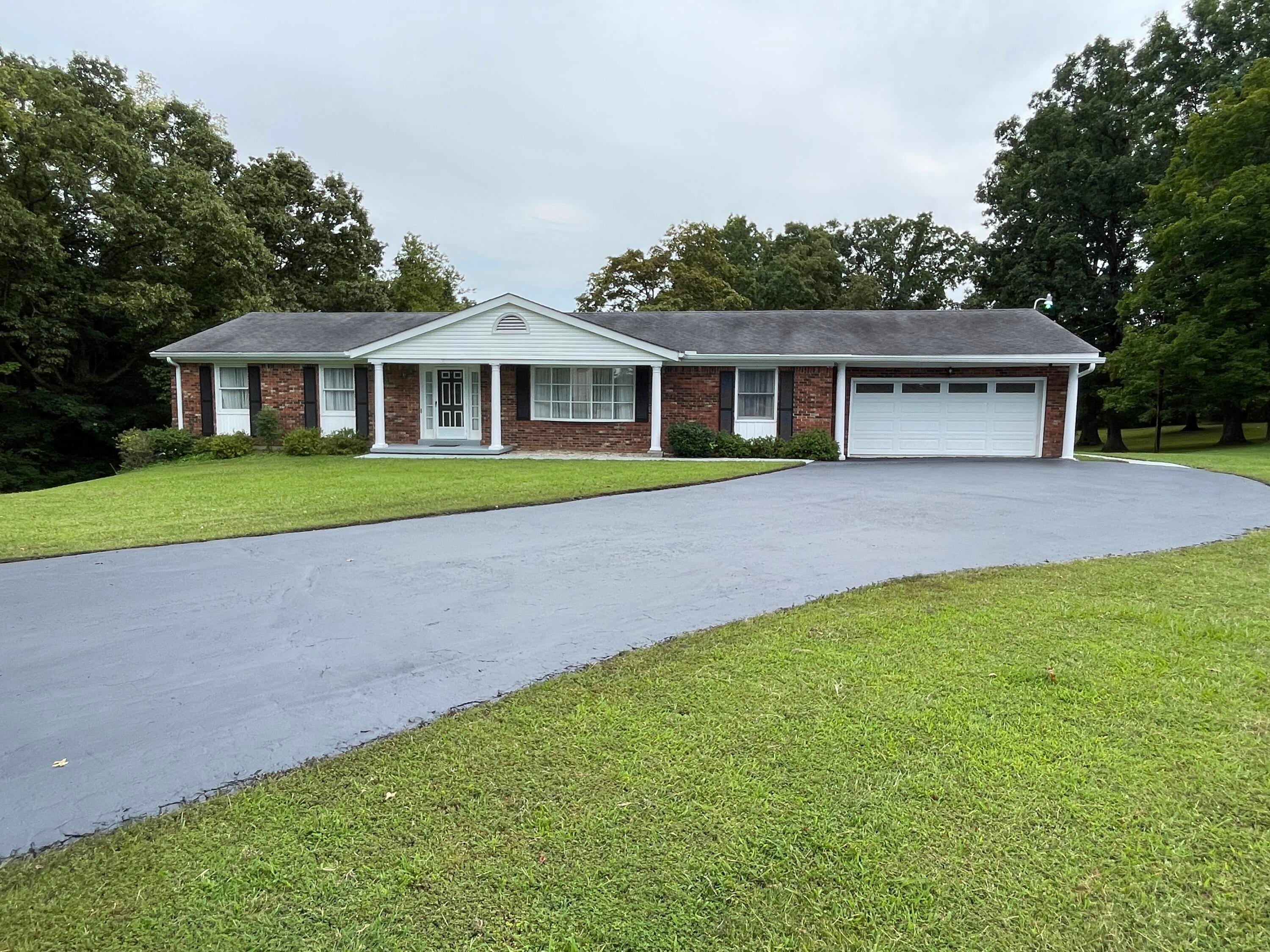 1022 Greenbriar Road - Photo 2