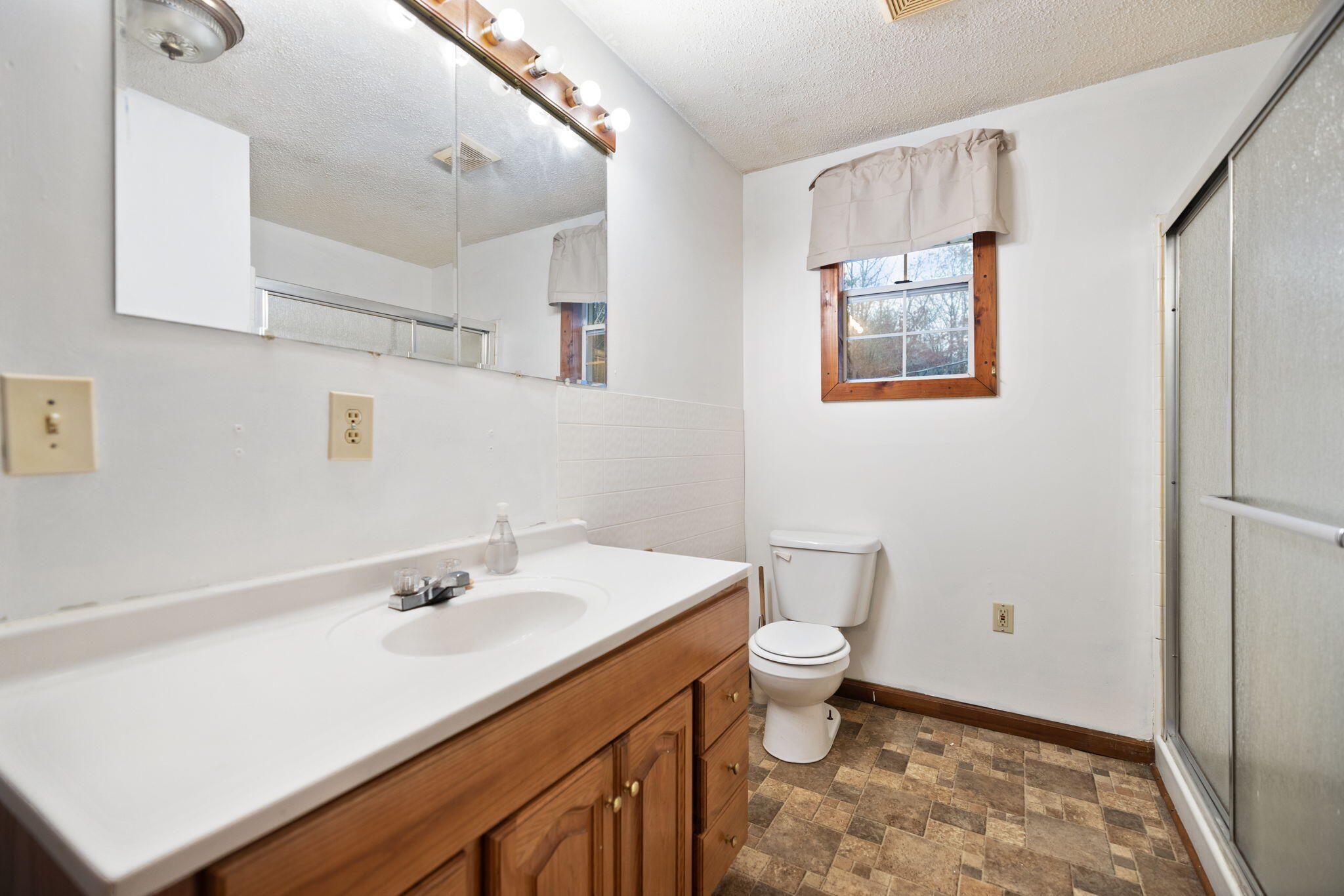 Booneville, Kentucky 41314, United States, 3 Bedrooms Bedrooms, ,1 BathroomBathrooms,Residential,Active,246429