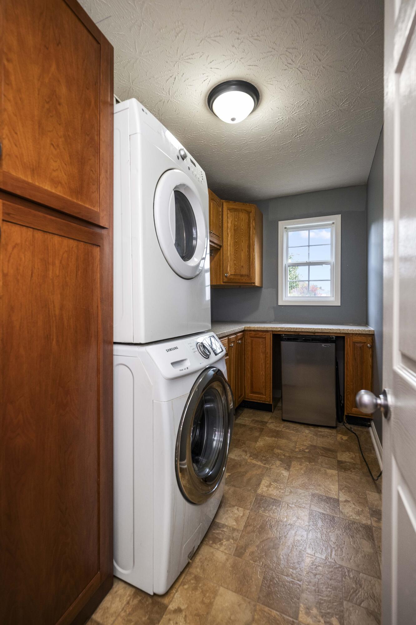 Berea, Kentucky 40403, United States, 4 Bedrooms Bedrooms, ,2 BathroomsBathrooms,Residential,Pending,35236