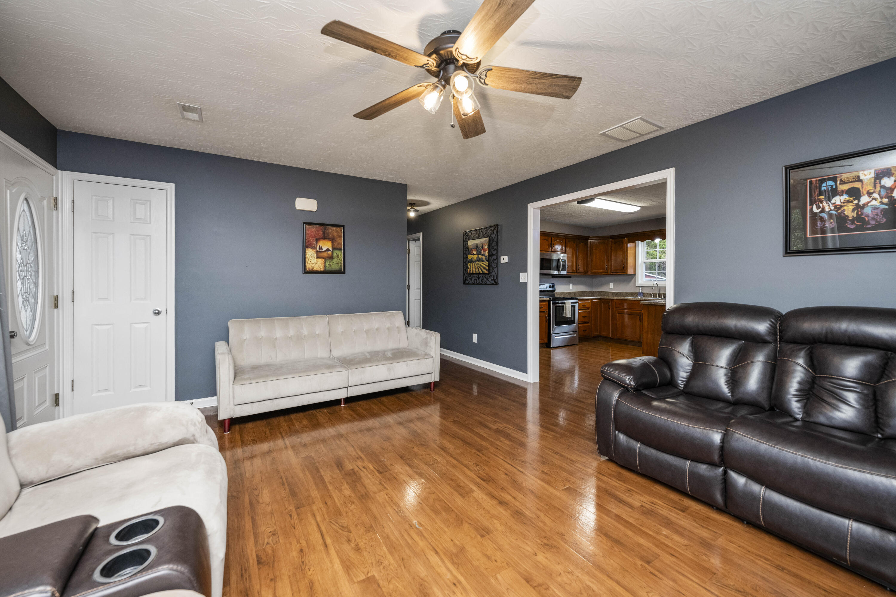 Berea, Kentucky 40403, United States, 4 Bedrooms Bedrooms, ,2 BathroomsBathrooms,Residential,Pending,35236