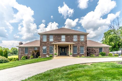 Photo of 1069 Walnut Grove Circle, Richmond, KY 40475 (MLS # 25015367)