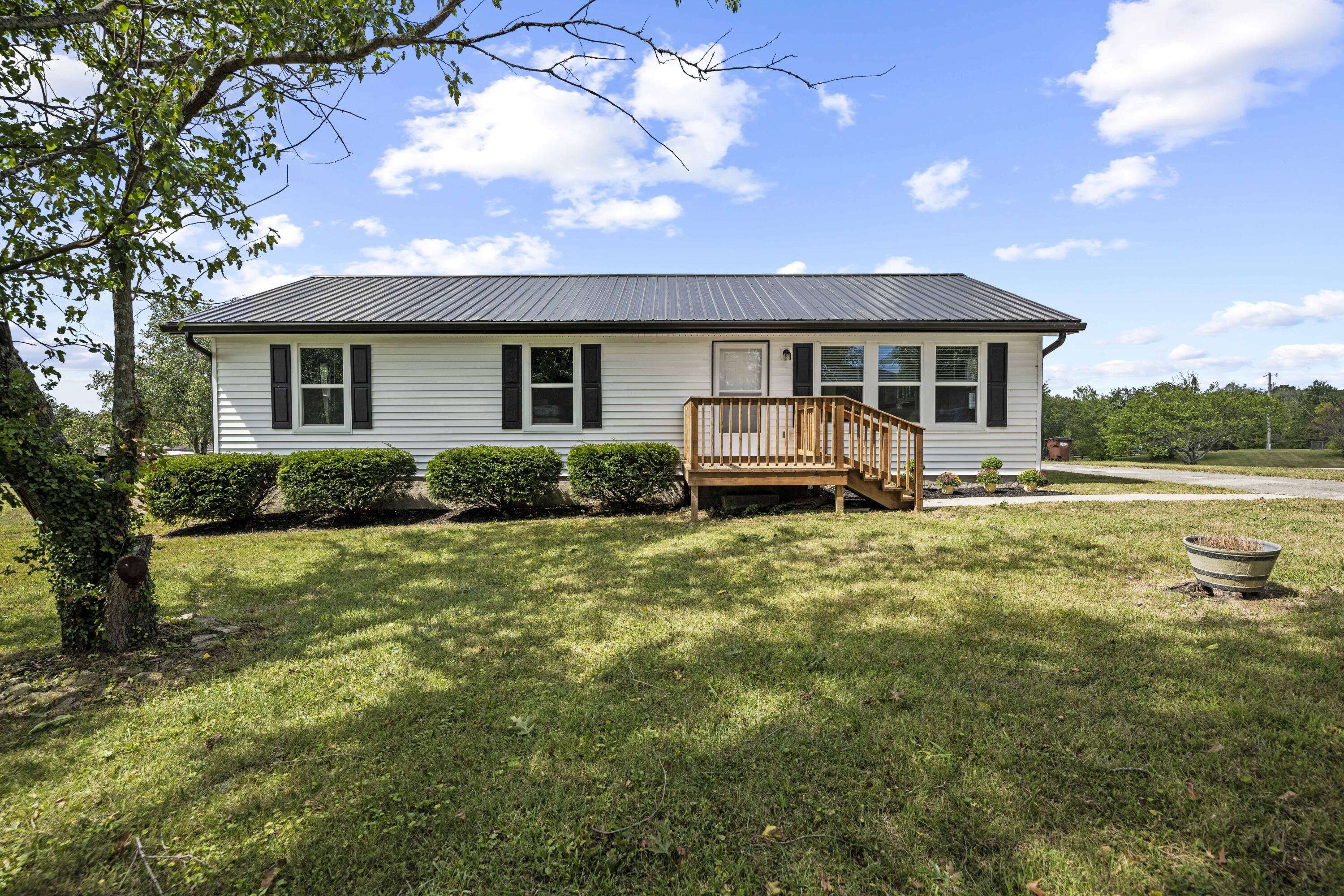 Richmond, Kentucky 40475, United States, 3 Bedrooms Bedrooms, ,2 BathroomsBathrooms,Residential,Active,206542